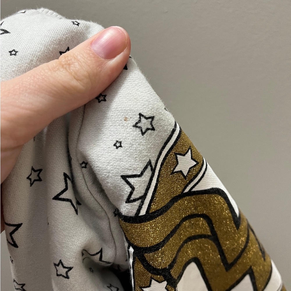 Wonder Woman Logo Star Sweater - Picture 2 of 2
